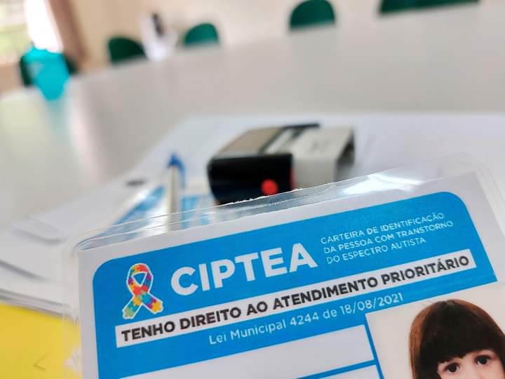 ​Santa Bárbara emite 100 carteiras de identificação do autista