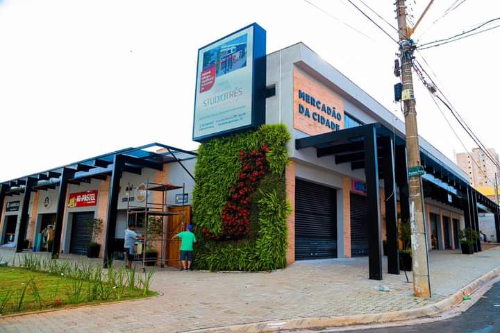 ​A inauguração do Mercadão da Cidade e a entrega da revitalização da Praça “Antônio Bueno de Camargo” ocorrem nesta quinta-feira (2), às 18 horas, em Santa Bárbara d’Oeste